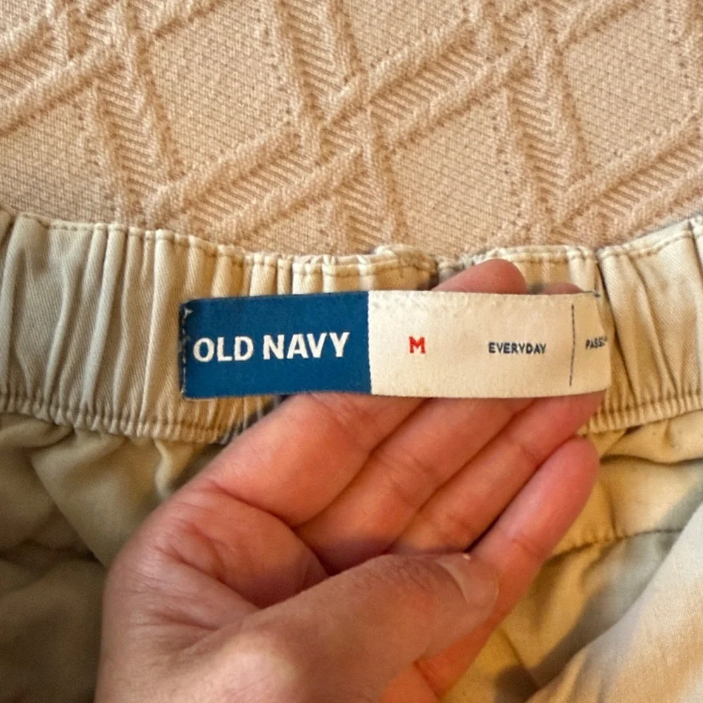 Old Navy Women's Light Beige Cotton Bermuda Shorts - Picture 2 of 4
